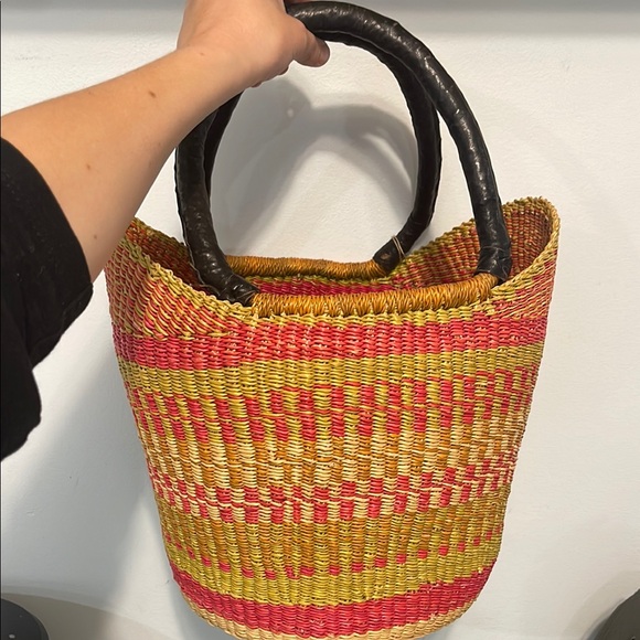 African woven foraging/harvest basket - Picture 2 of 6